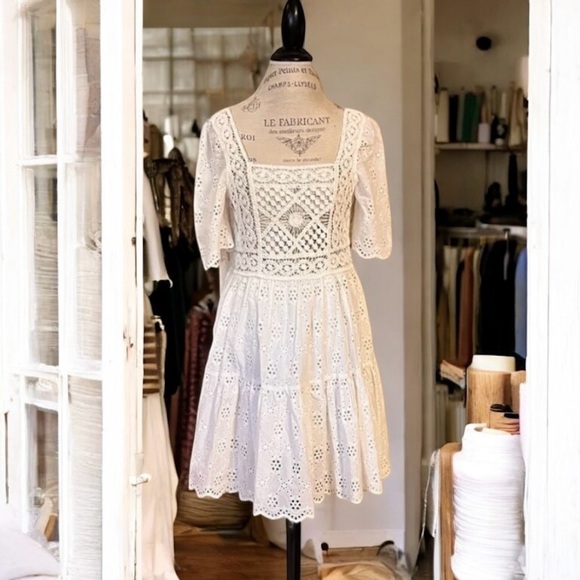 Gorgeous white crochet and eyelet puffed sleeve dress Bohemian Beautiful - Picture 11 of 16
